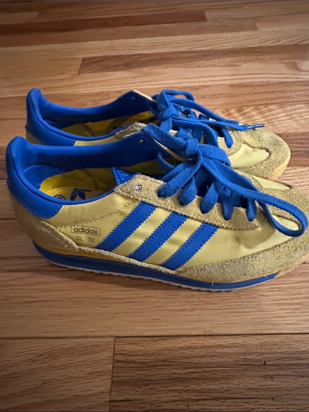 Adidas Yellow & Blue Classic Sneakers Size 4.5 - Picture 5 of 6